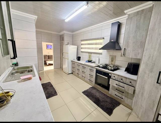 3 BEDROOM HOUSE FOR SALE IN VANDERBIJLPARK SE 6